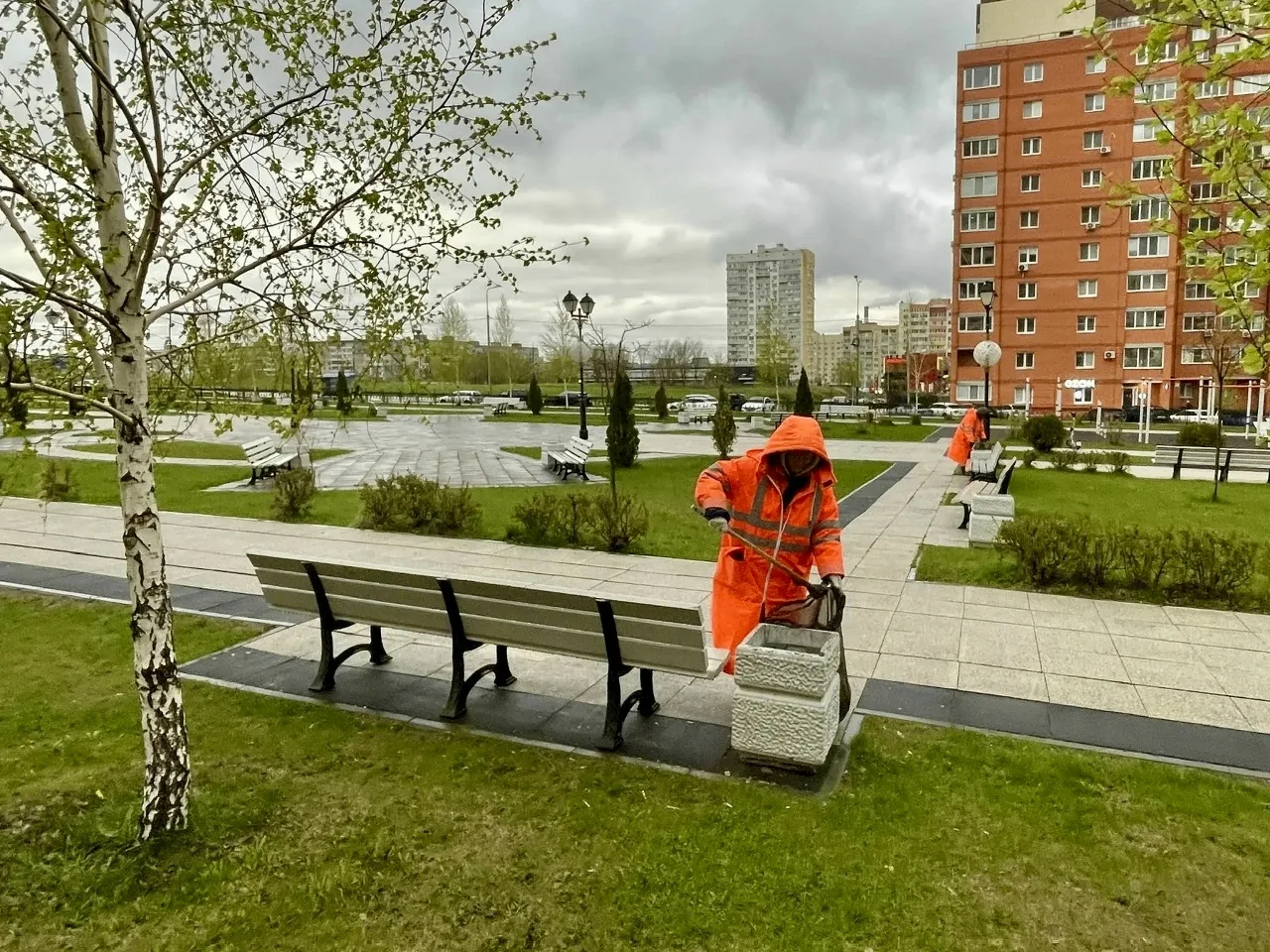 🚧 Продолжаются плановые работы по благоустройству  Сегодня в районе ведутся следующие виды работ: 🟢 