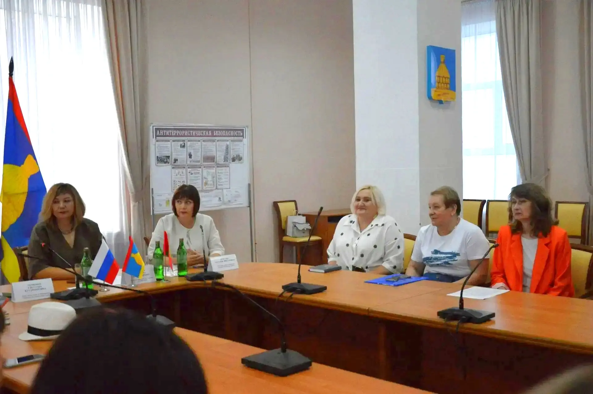 В Усманском муниципальном округе подвели итоги работы архивной сферы за первое полугоди...