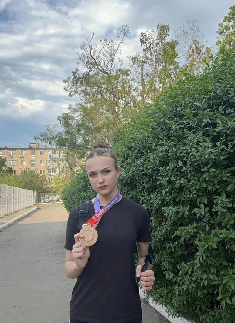 Ученица 7а класса МБОУ СОШ №14 Яненко Эвелина заняла 3 место по прыжкам в высоту в областных соревно