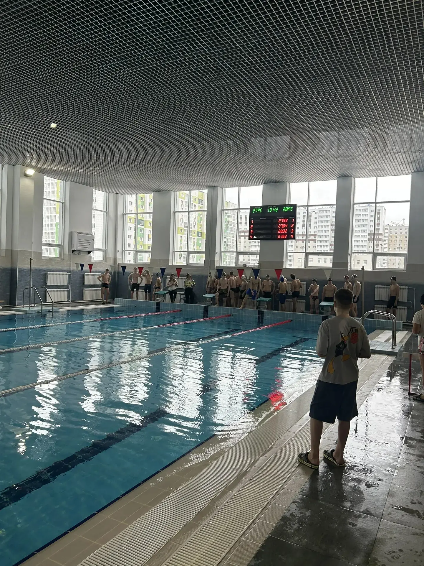 НАШИ – ПЕРВЫЕ!  🏊‍♂🏊‍♀ 15 апреля в МБОУ ЦО 56 прошли соревнования Московского района по плаванию.   