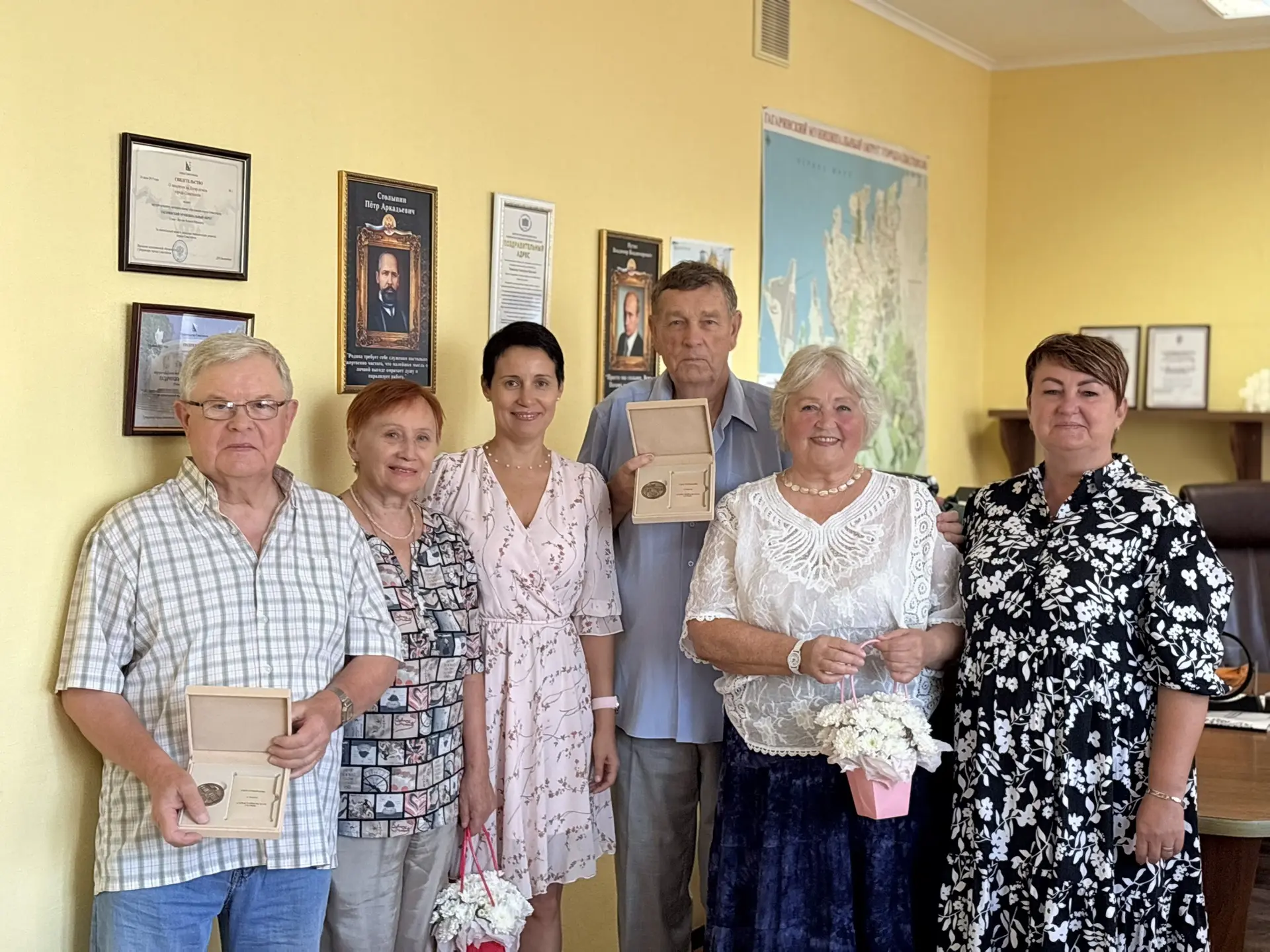 Продолжаем нашу добрую и очень теплую традицию чествования крепких семейных союзов!