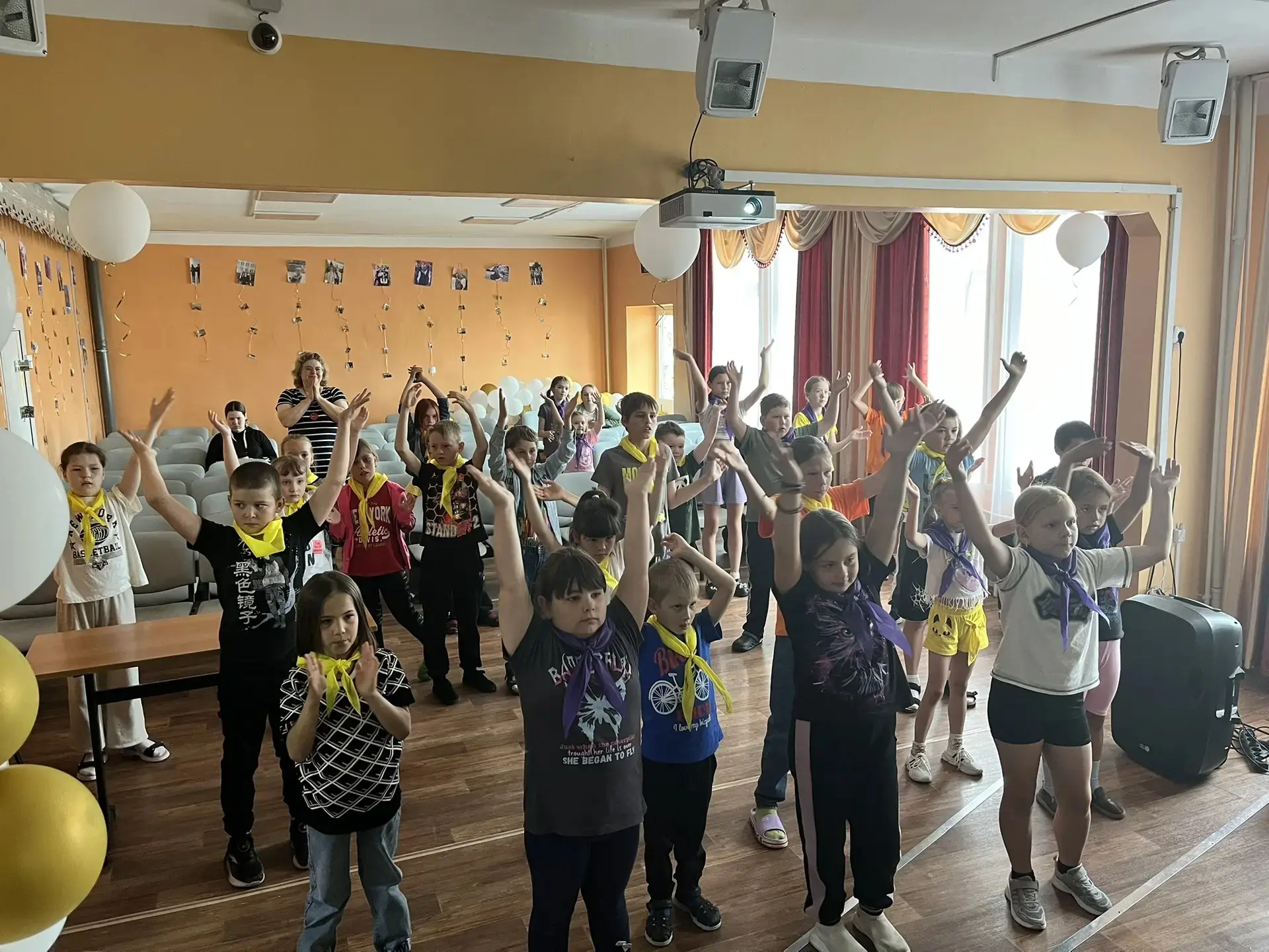 🎉 День одиннадцатый прошел на УРА! 🎉

☀️ Утро началось с бодрящей зарядкой! 💪⚡️
Затем — вкуснейши
