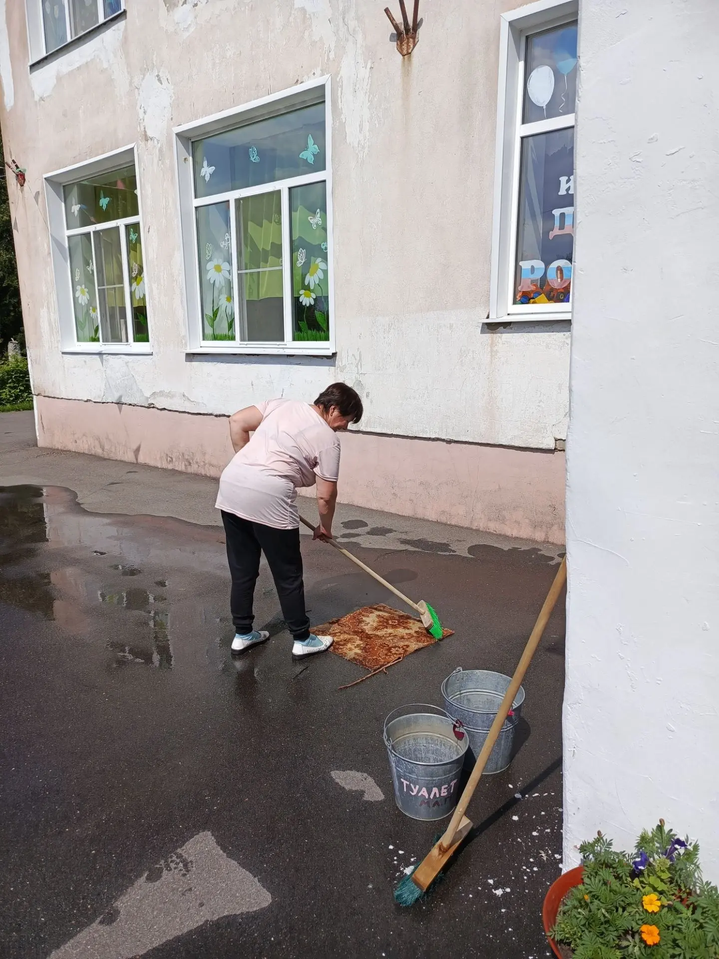 В МКДОУ детский сад "Буратино" ,идёт подготовка здания  к новому учебному году.