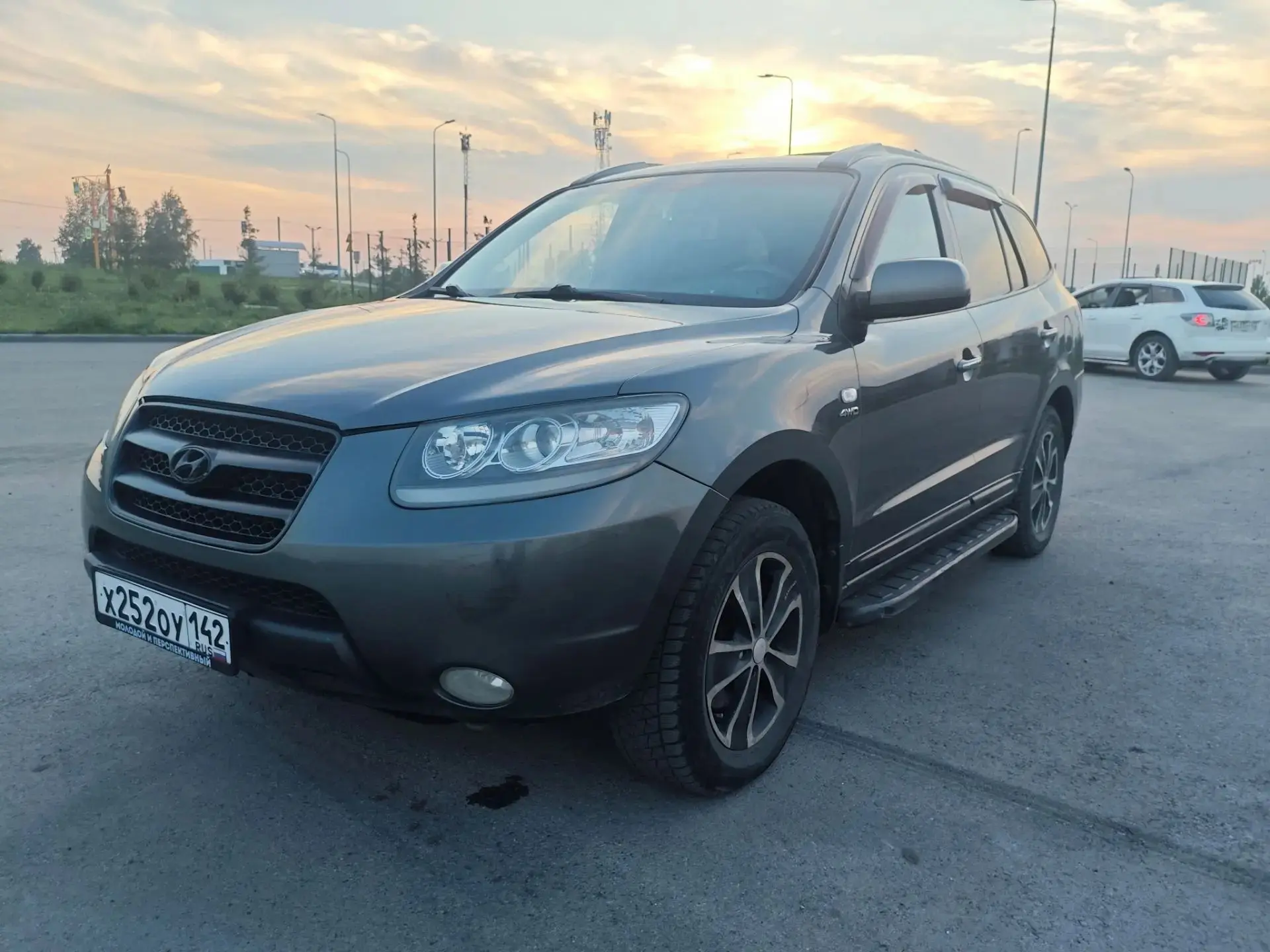 Продам: Хендай Santa fe 2006 года 2 поколения 
Пробег: 320.000
Двигатель: 2.7 бензин
Коробка передач