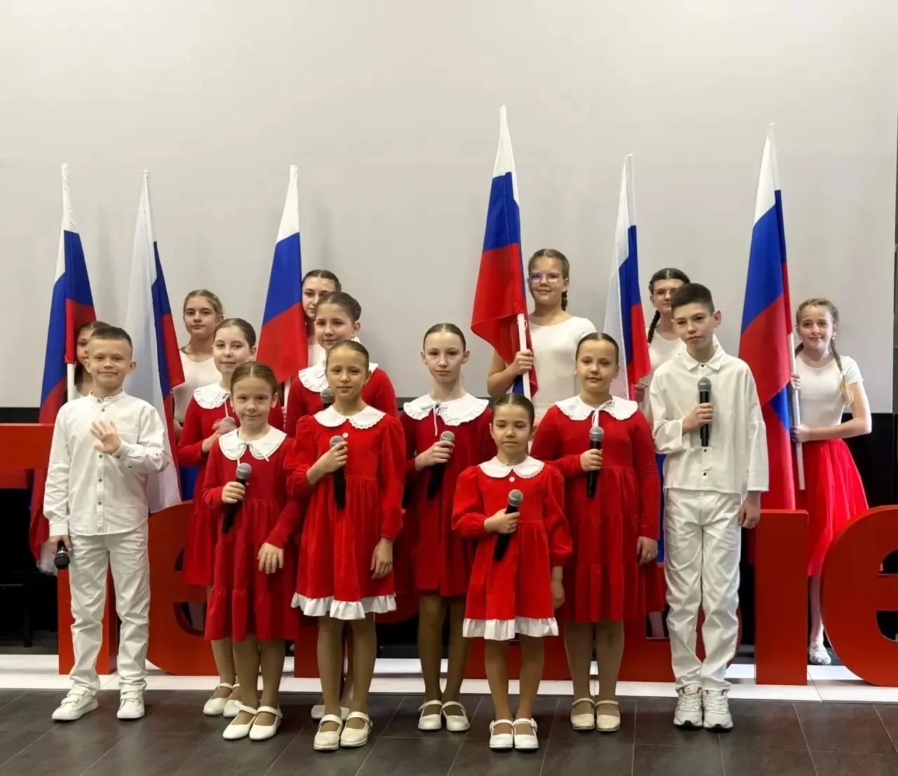 🎤💃 Наши таланты покорили региональный слёт лидеров!