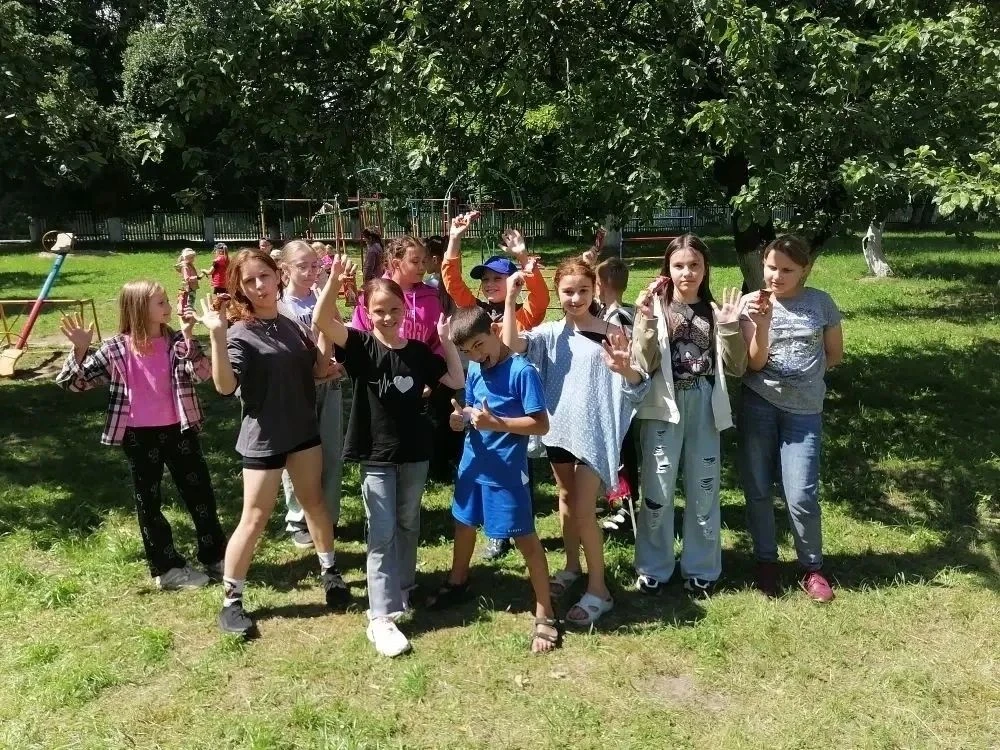 Сельская библиотека – центр жизни села
⚽️🏃‍♂🥇
Сегодня праздник у ребят,
У них — соревнования.
Задо