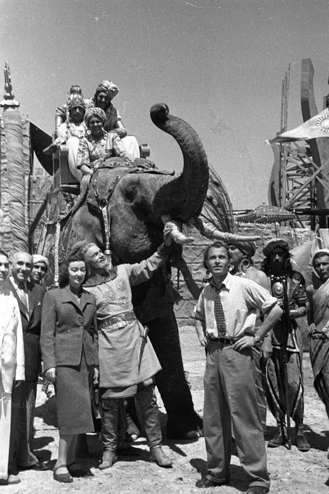 Лидия Вертинская и Сергей Столяров на съёмках фильма «Садко», 1952 год. Эпизоды восточн...