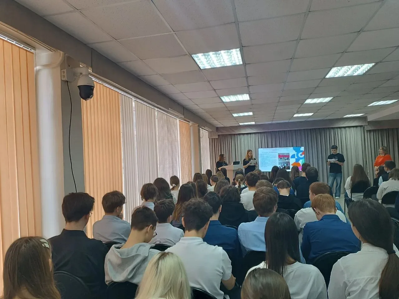 СПЕЦИАЛЬНОСТИ «ПРОФЕССИОНАЛИТЕТА» Региональный проект «Новый взгляд»   Сегодня в Лицее для учащихся 