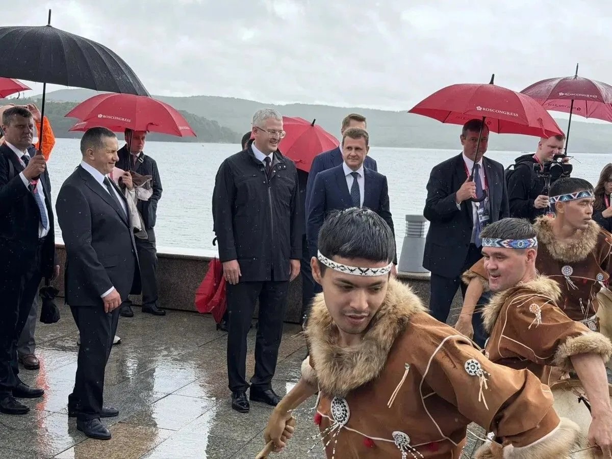 Полпред президента в ДФО Юрий Трутнев посетил павильон на Камчатского края «Улице Дальн...