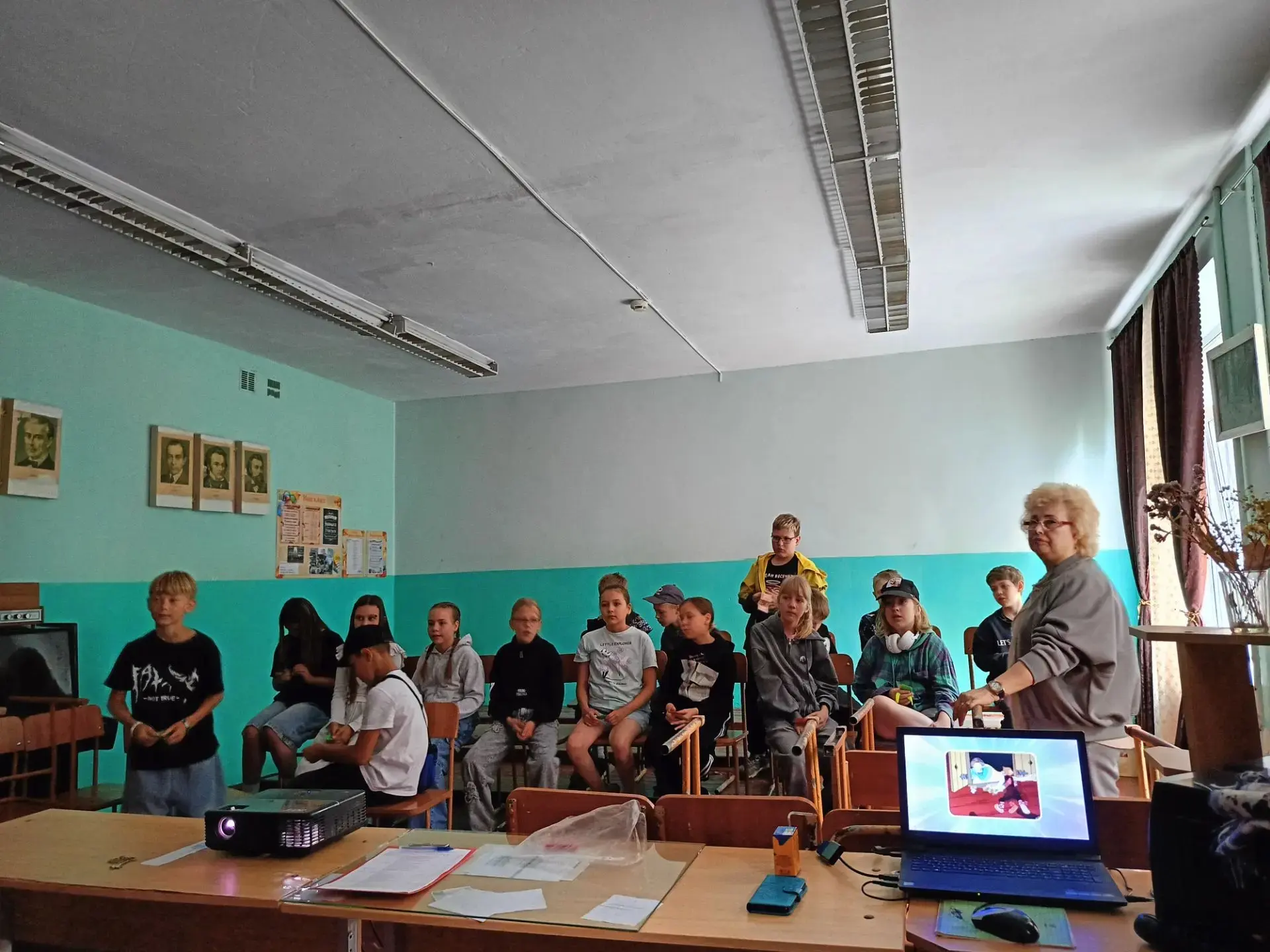 🎶 Вести из школьного лагеря «Солнышко». Ребята приняли участие в музыкальной игре «Угадай мелодию».