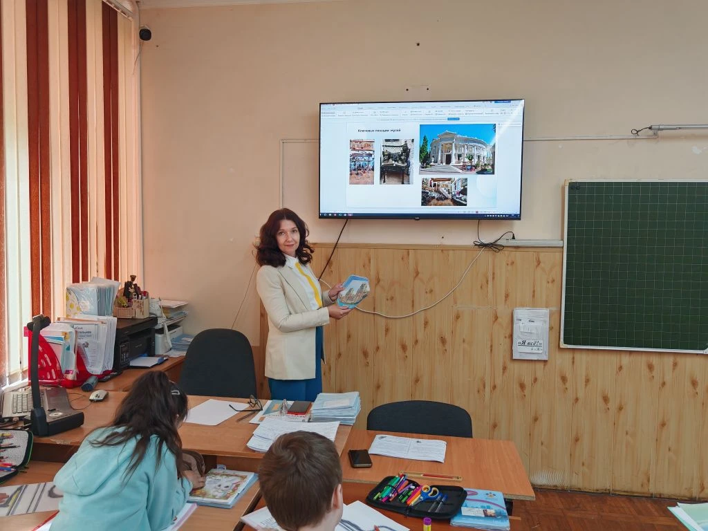 🏺 В гостях у истории: как первоклассники собирали древний кувшин  В 1 «Е» классе прошёл необычный ур