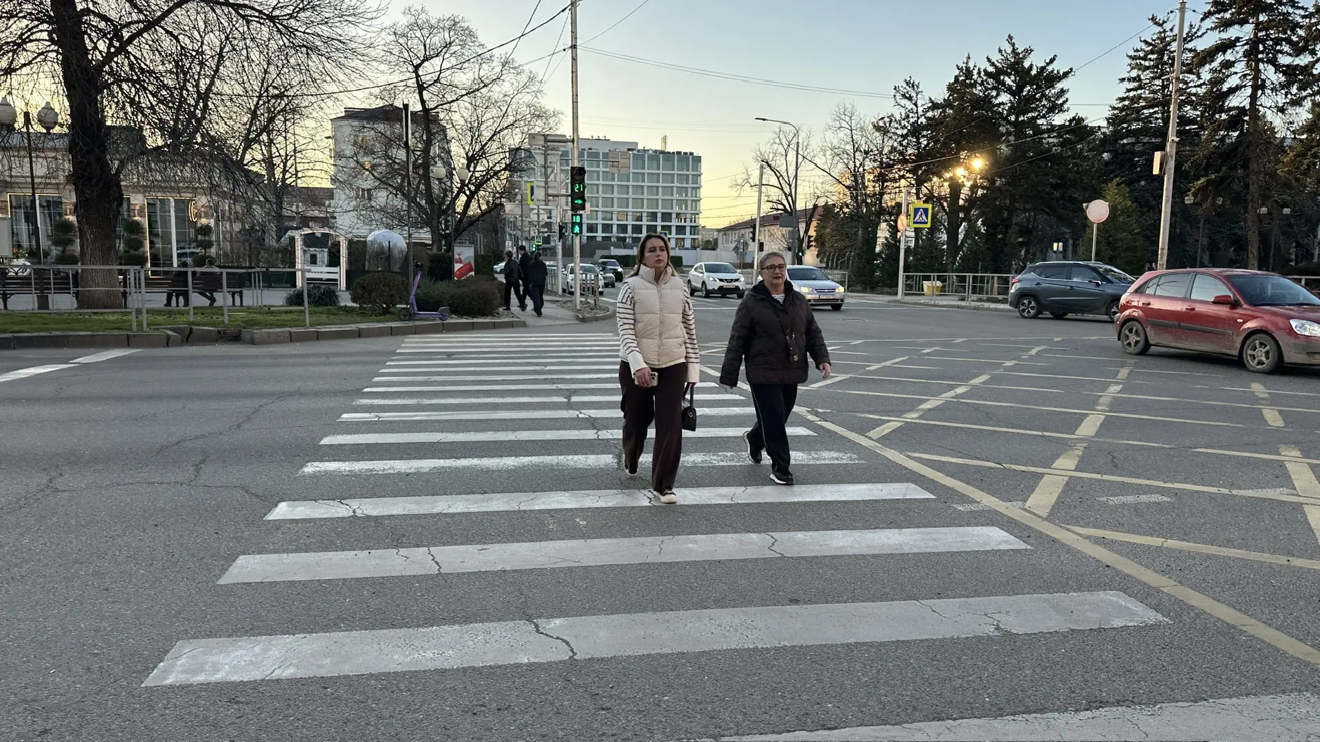 🥰А вот и наши красивые люди. Так у нас сегодня на улице)   ❤️Хорошего вечера!