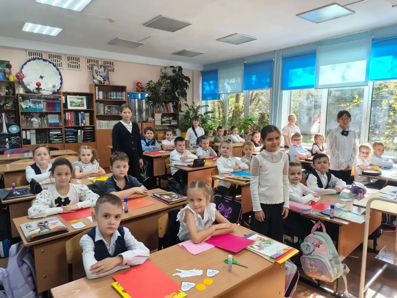 Наши юные, но уже такие опытные и ответственные ученики из 4 «А» и 4 «Б» классов пример...