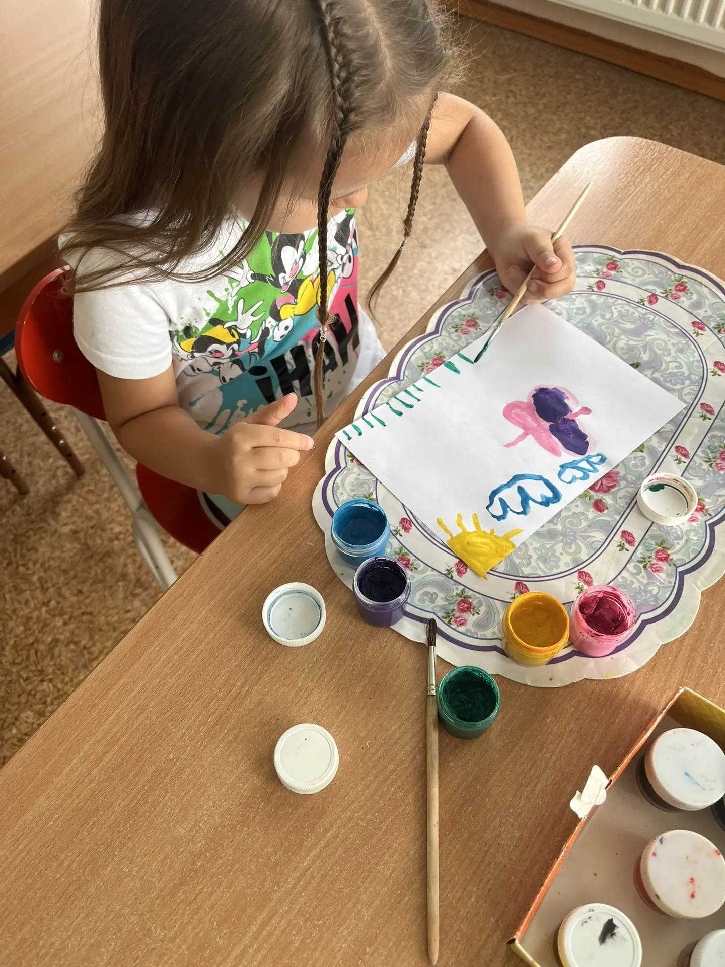 Лето закончилось, но его яркие краски остались с нами! 🎨✨Сегодня наши маленькие художн...