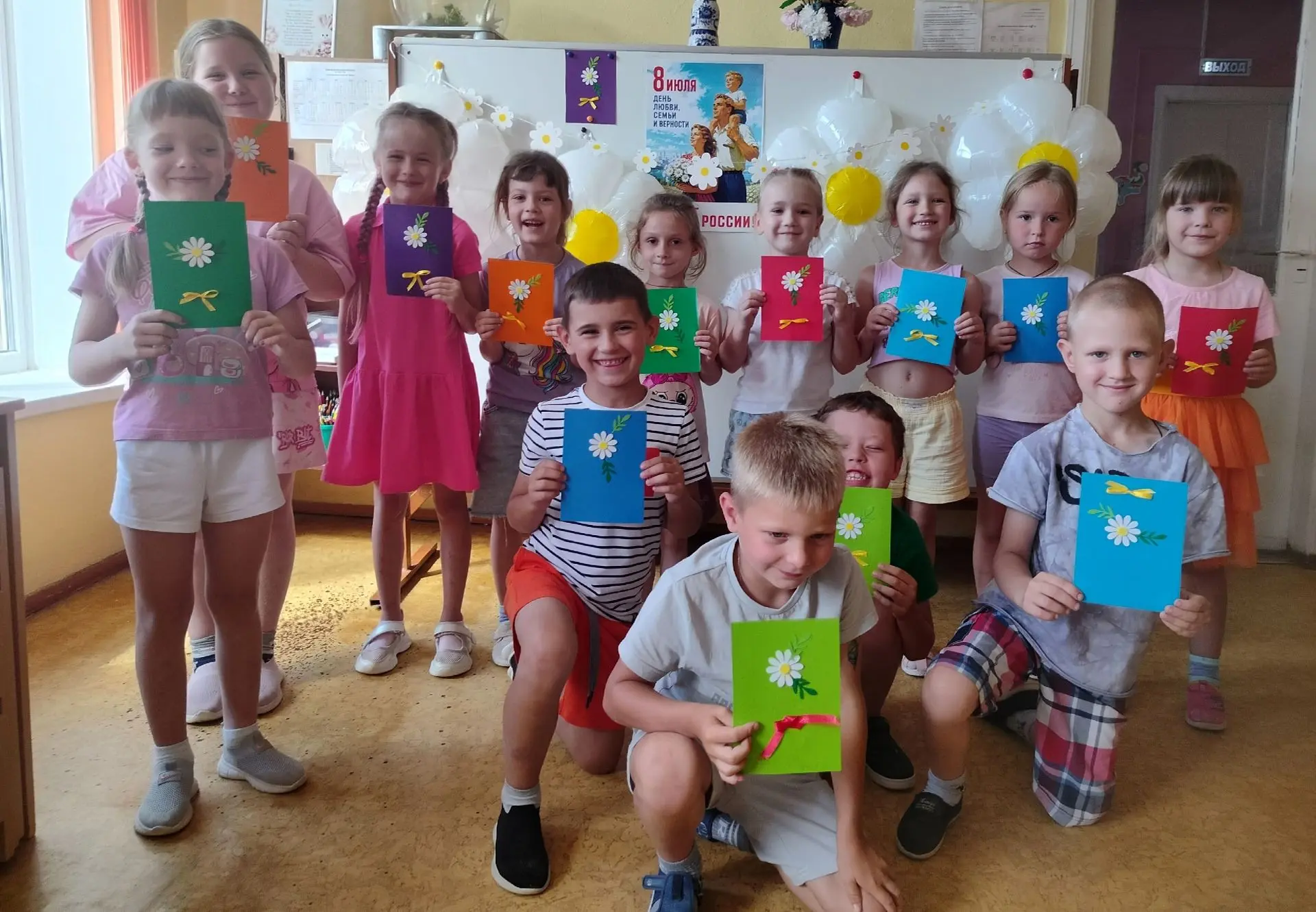 Воспитанники 🌼 группы «Ромашка» в ❤День семьи, любви и верности , с большой любовью изготовили милы