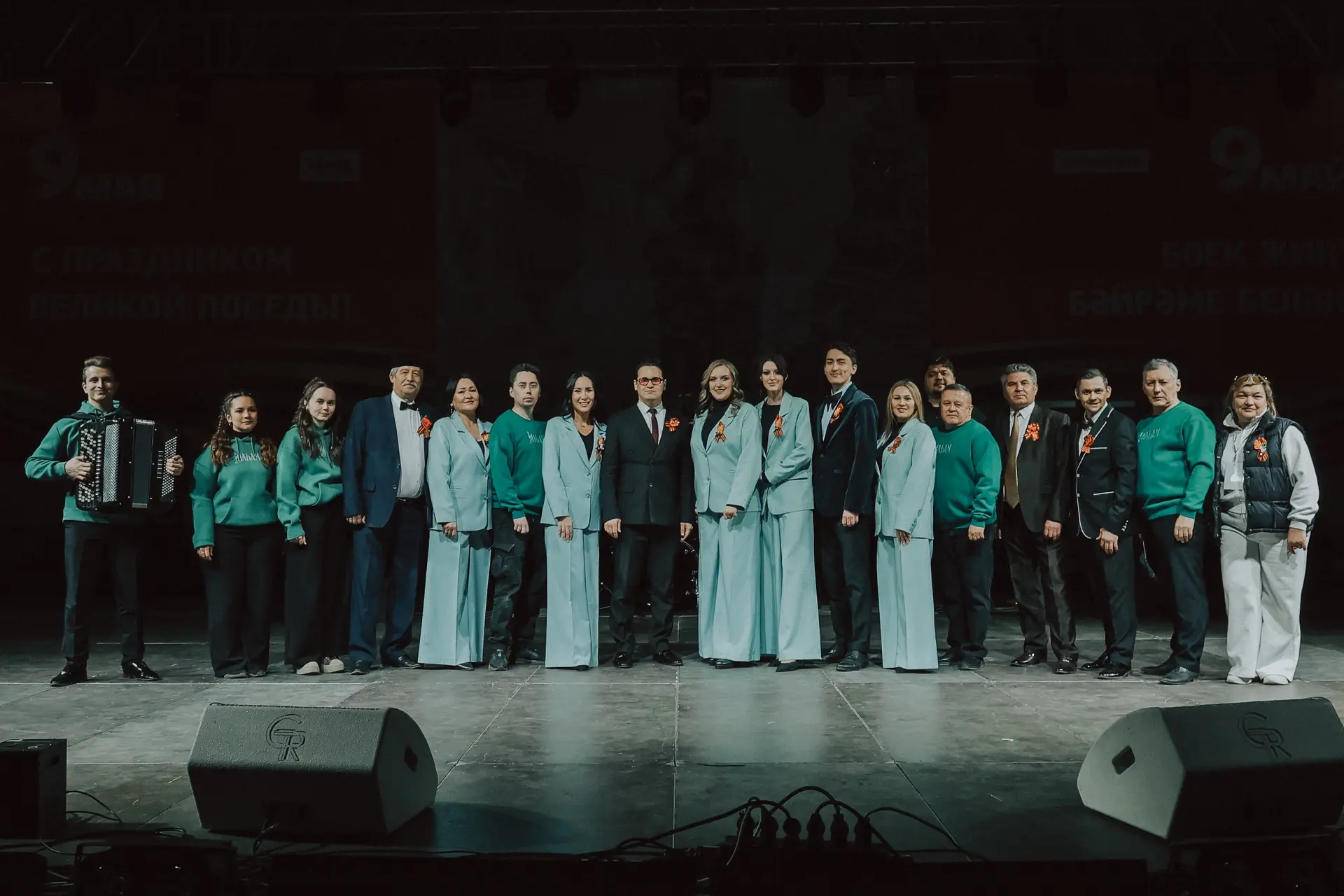 🕊️ Вчера, 9 мая на площадке ДНТ артисты татарского эстрадного ансамбля «Ильхам» подели...
