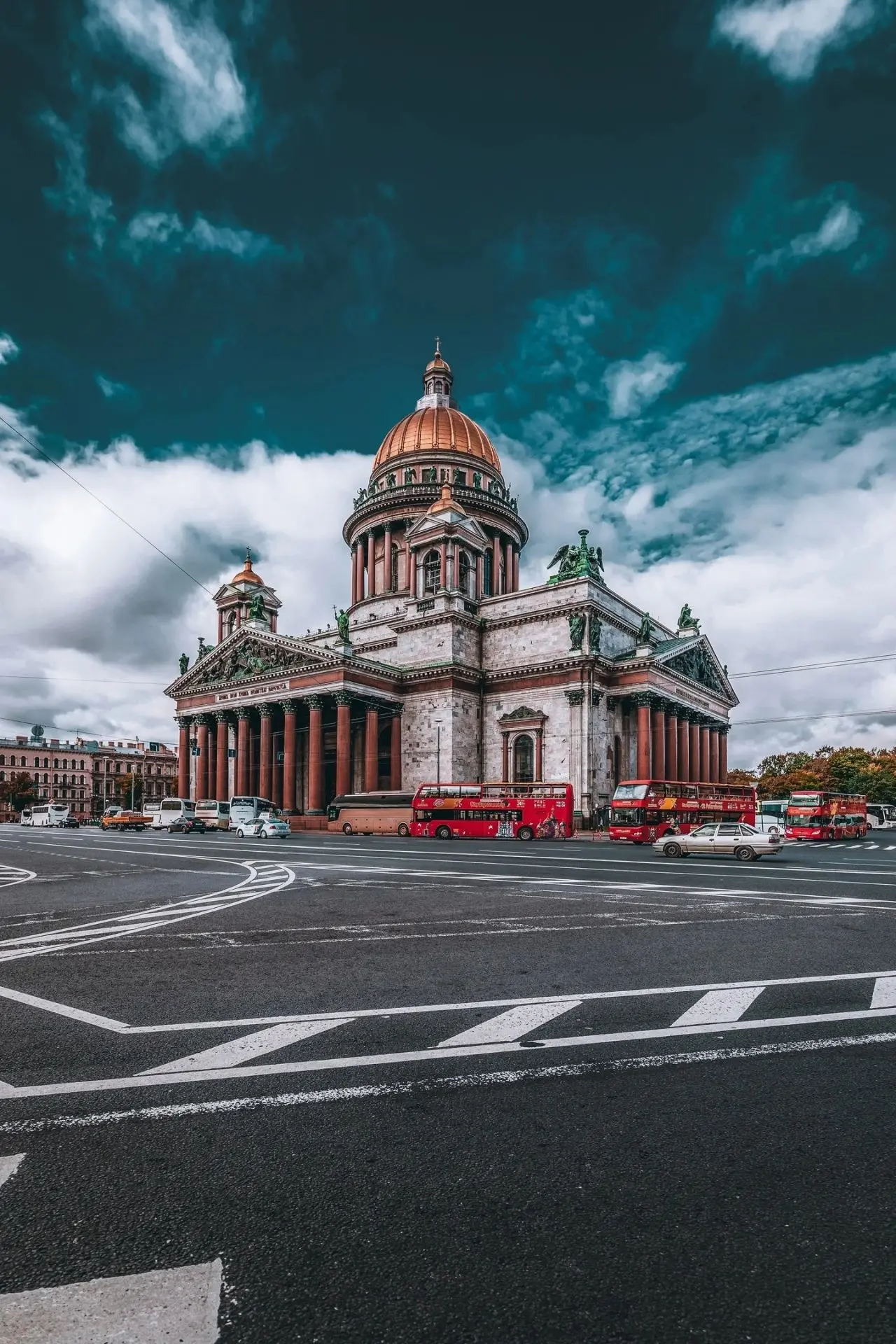 5 фактов об Исаакиевском соборе.

Возведение Исаакиевского собора растянулось на четыре десятилетия 
