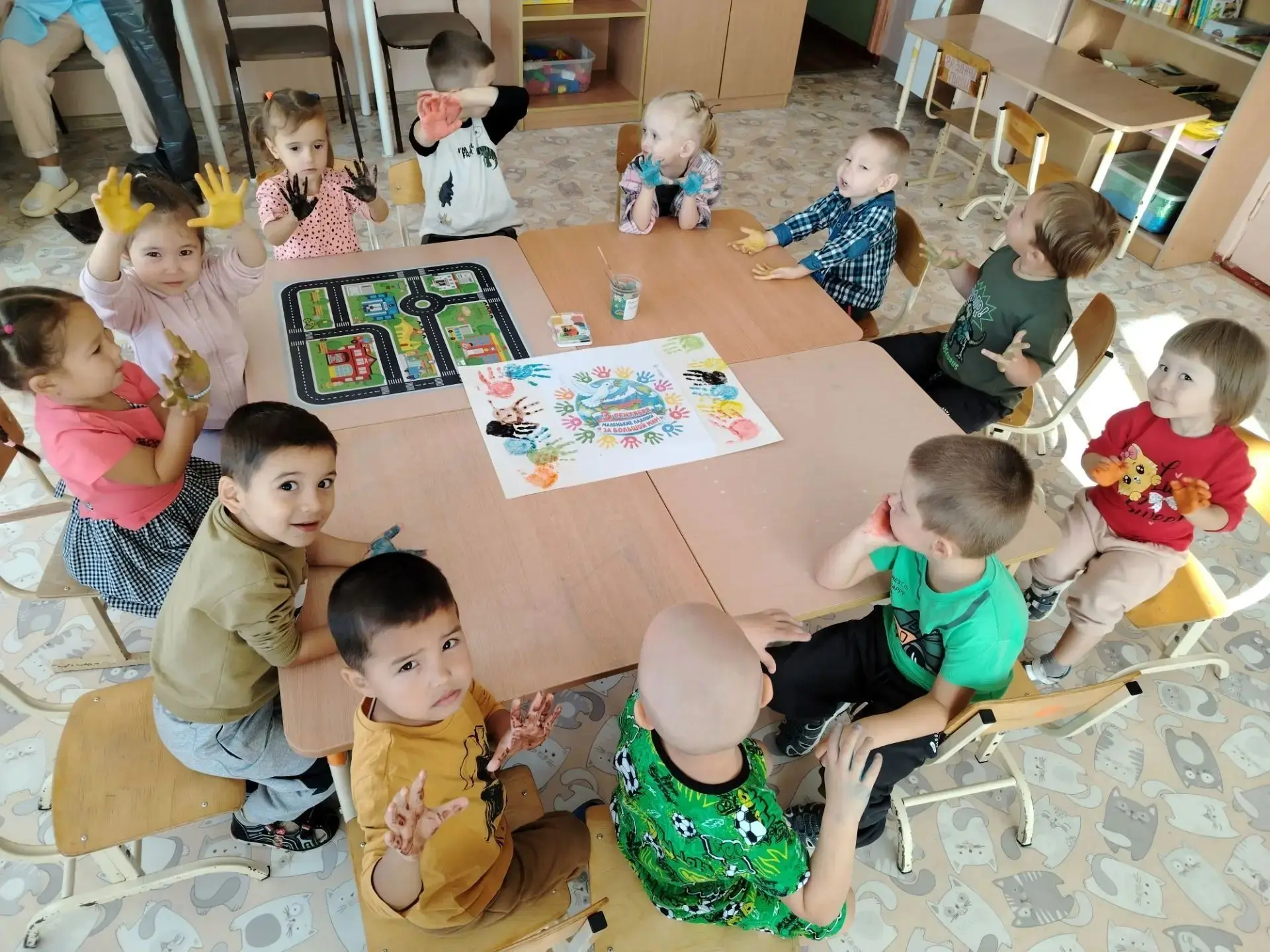Ладошки мира