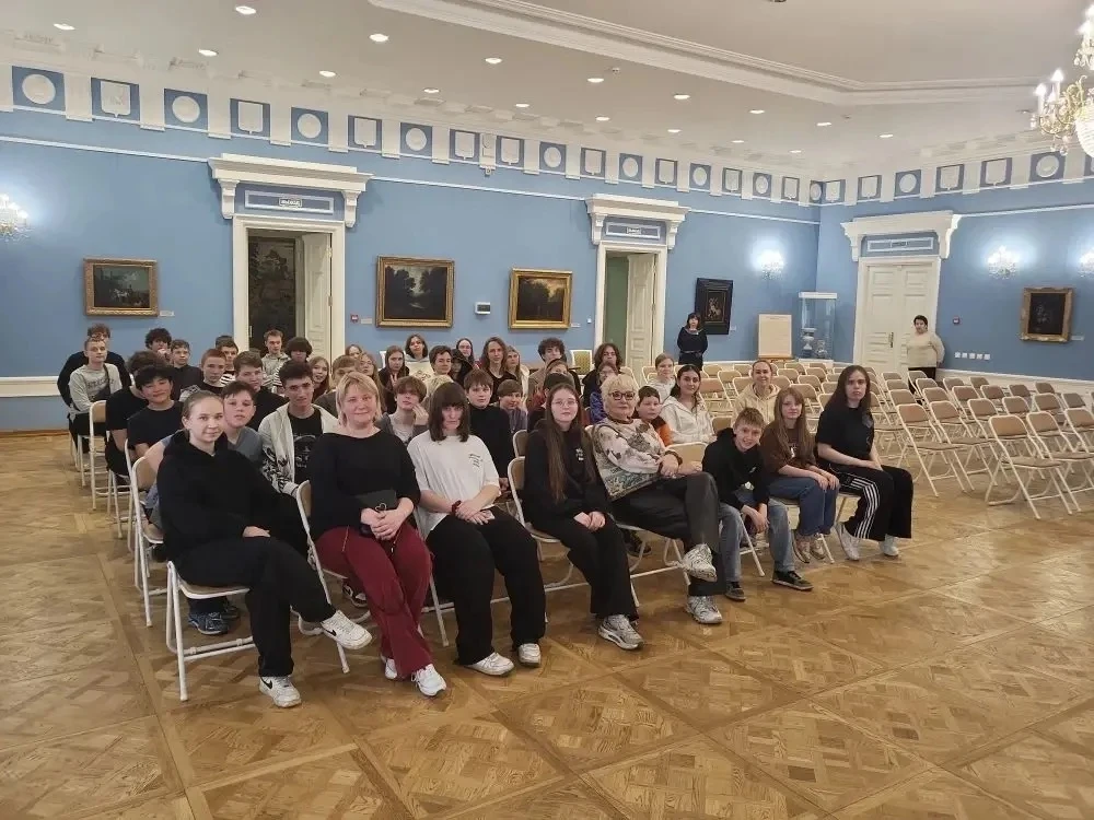 ✨ Двухдневная экскурсия: путешествие по Золотому кольцу России ✨  Наши ученики отправились в увлекат