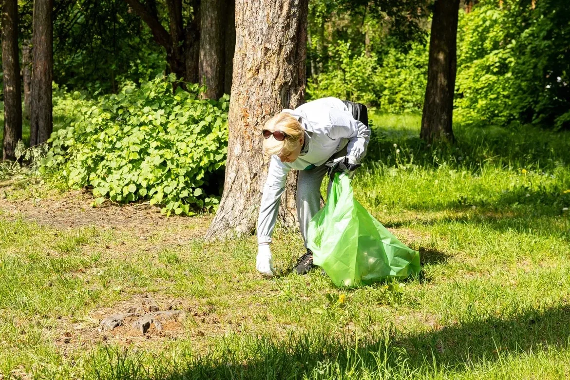 Наводим порядок вместе!   🌳В лесопарковой зоне близ Исаакиевского озера прошла экологическая акция «