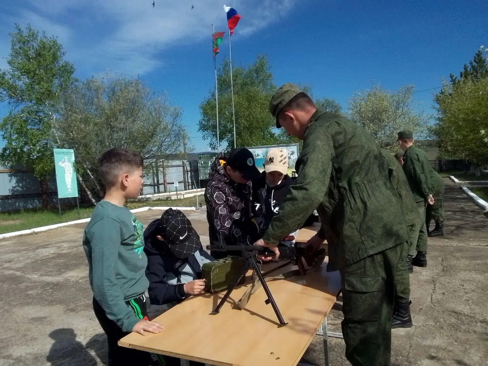 🛡️ С Днём пограничных войск! 🛡️