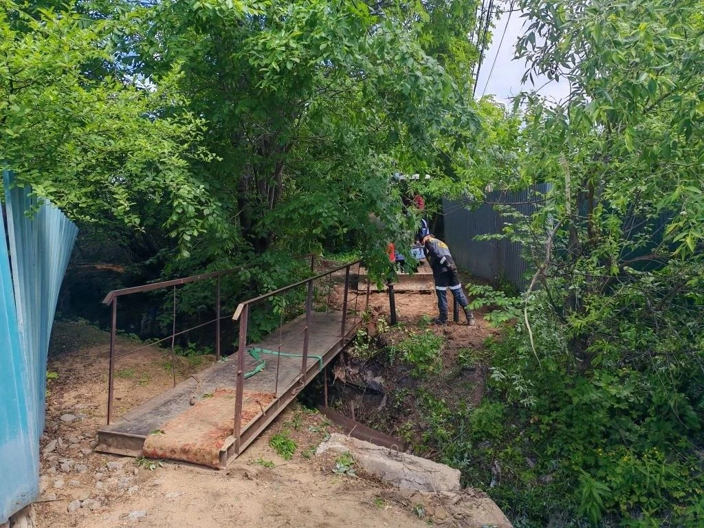 Забота о жителях — в приоритете: в Индустриальном районе восстановлен пешеходный мостик

В районе до
