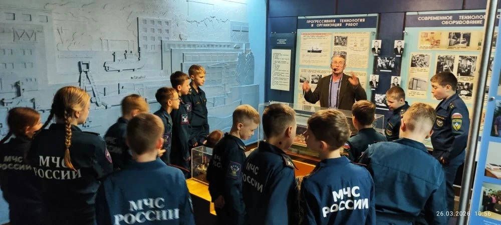 Заглянуть внутрь судостроения! 🚢  Вчера, 26 марта, ученики 5В класса побывали на настоящем Судострои