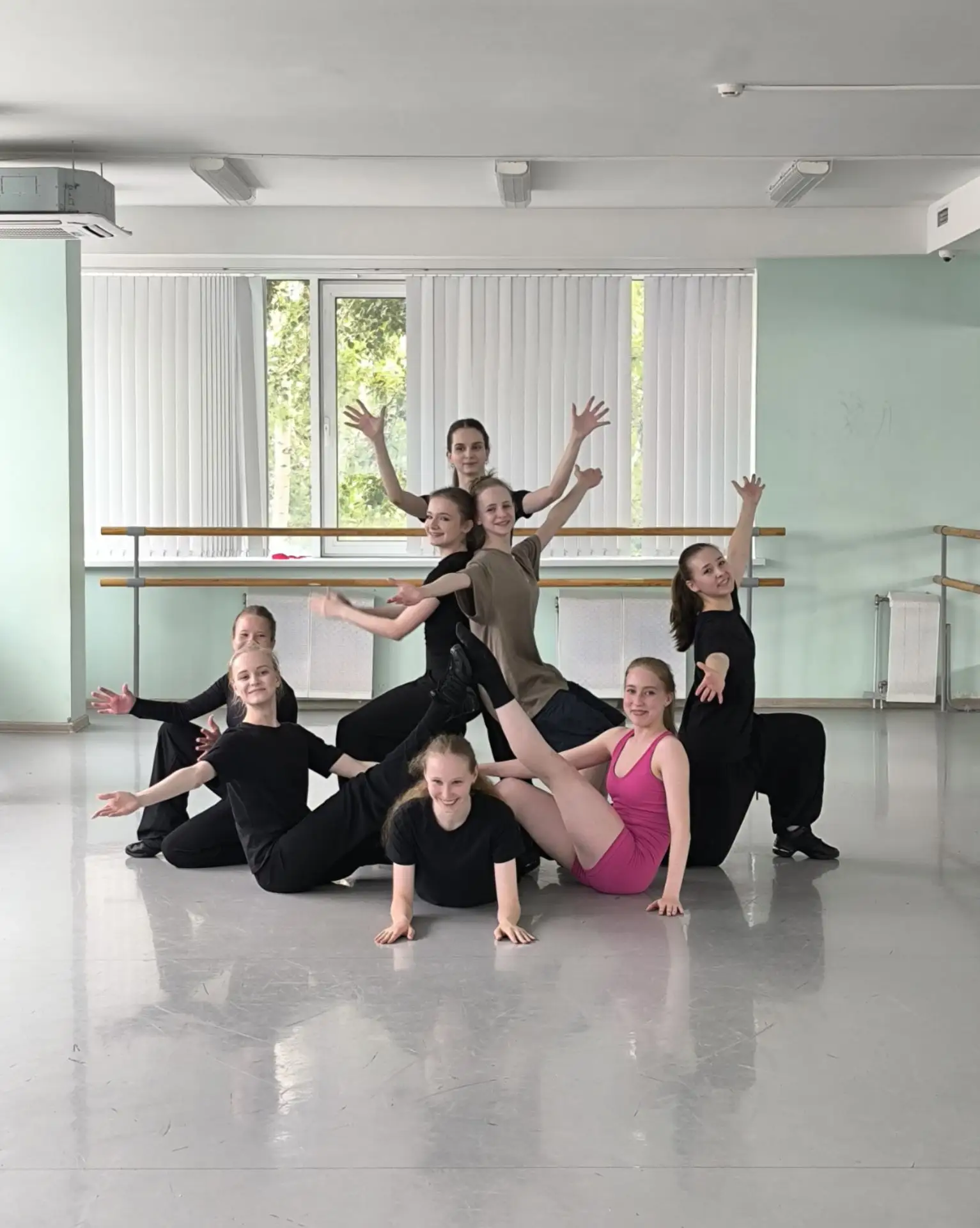 #ЭКЗАМЕНЫ

🎭 9 июня дифференцированный зачёт по актерскому мастерству сдали студенты I курса.
 
Пре