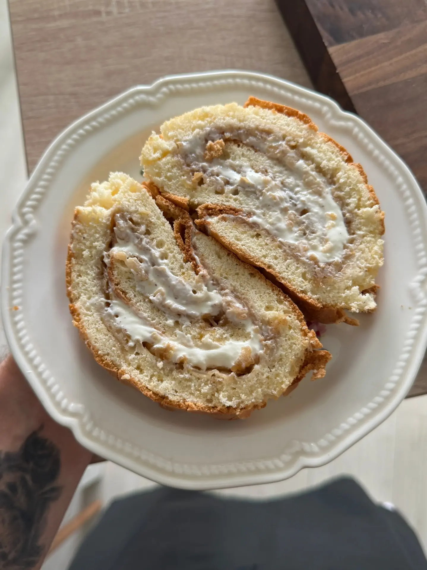 Приготовил невероятно вкусный и воздушный рулет с яблоками🍎