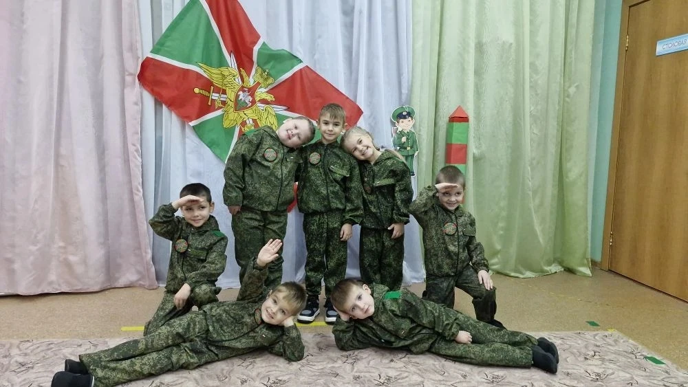 Наши кадеты-пограничники поздравляют  с праздником, с  Днем пограничника всех причастных!