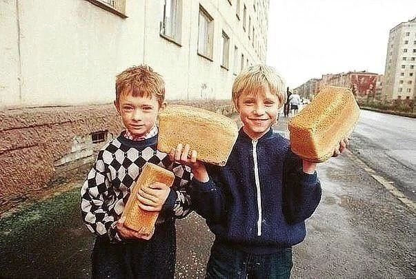 Этoт пocт пocвящaeтcя вceм, ктo oтгpызaл кopoчкy, пoкa нёc хлeб дoмoй 😄