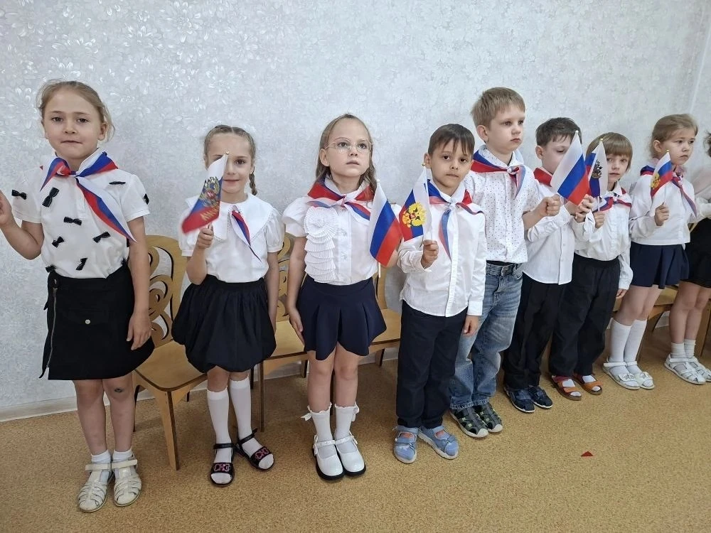 🇷🇺 12 июня — День России! 🇷🇺

Это главный государственный праздник нашей страны, символ национал