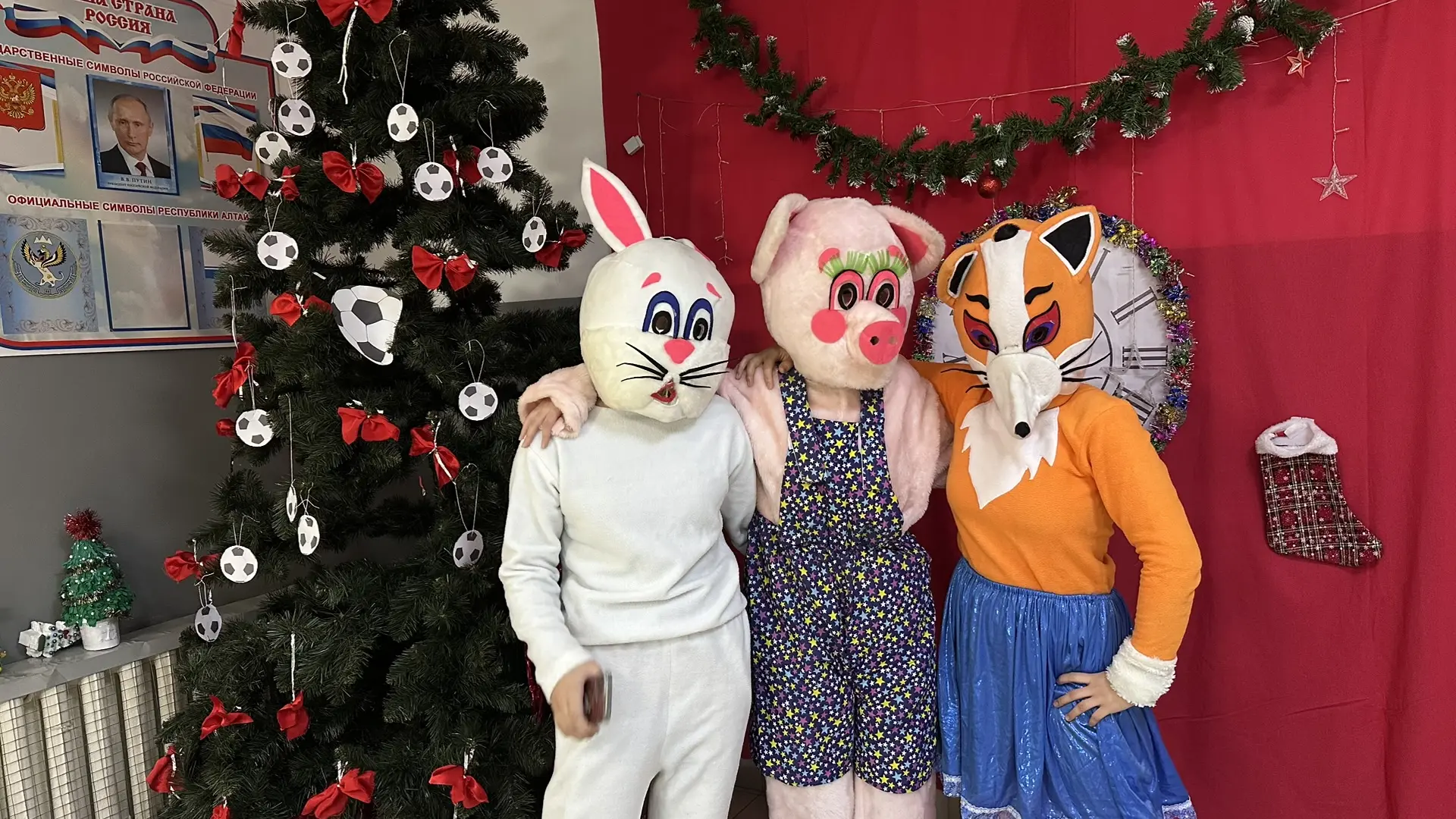 🎄Еще один проект начал свою реализацию!!!  🎊 В преддверии нового года советники нашей школы Газиза Е