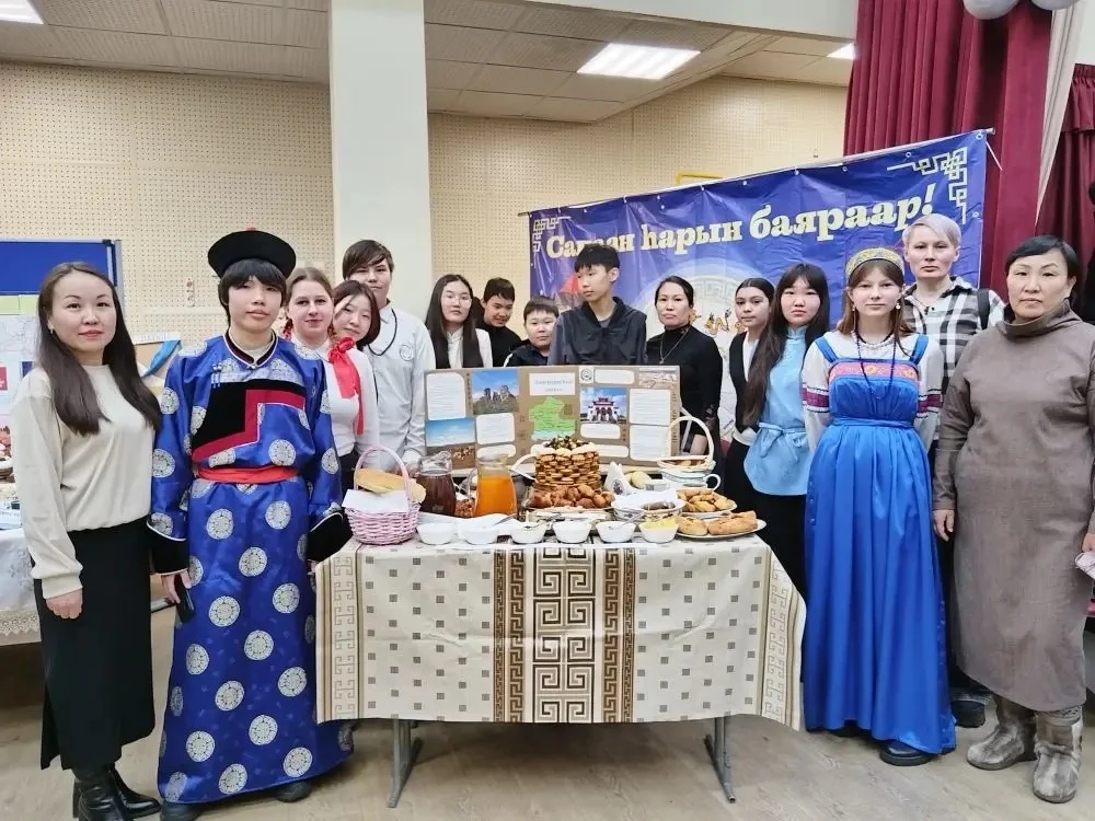 В дни празднования Праздника Белого месяца в Сотниковской школе прошел Фестиваль районов Республики 
