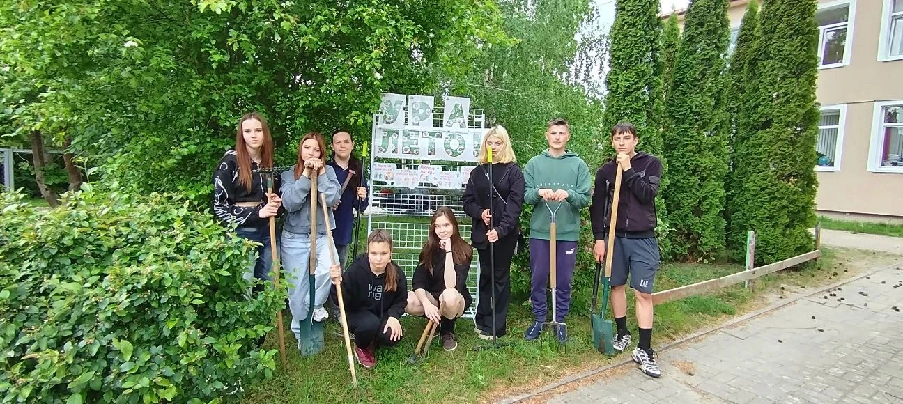 1 июня 2026 года начал работу в МБОУ «СШ пос. Борское»  лагерь труда и отдыха  «Росток»...