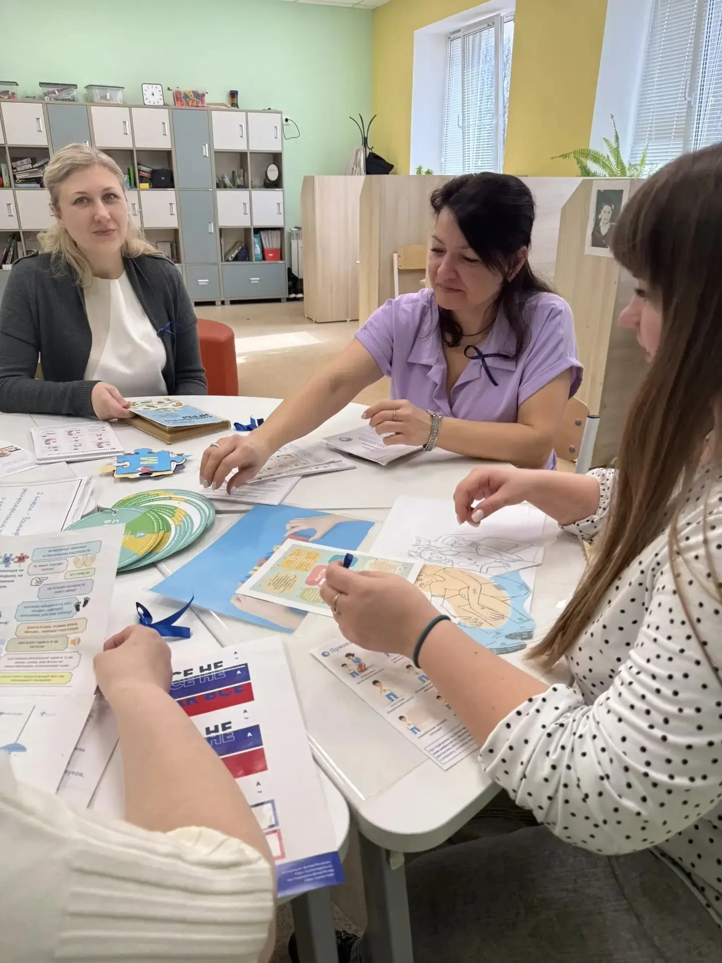 🎗 Педагоги ресурсного класса, провели круглый стол на тему: «Психологическое сопровождение детей с Р