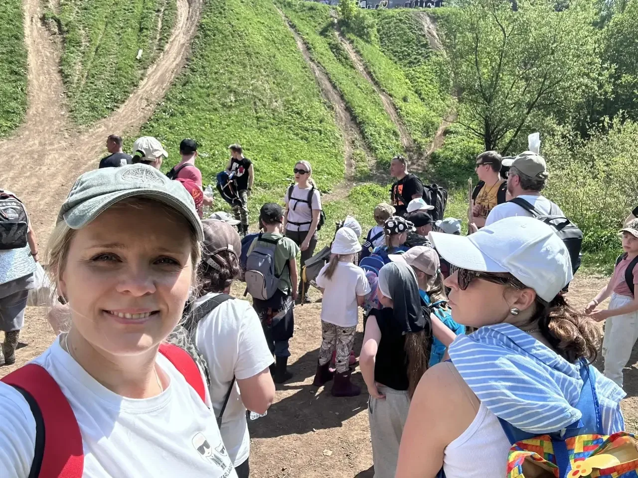 🏕️ На дворе май, а это значит — самое время открыть туристический сезон! ☀️  Наши ребята из начально