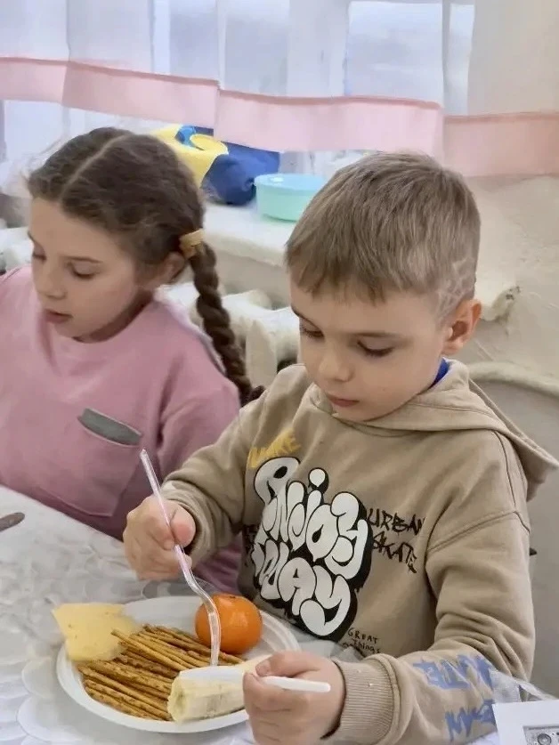 🍽 В Центре детского творчества прошло необычное занятие по столовому этикету  В творческих объединен