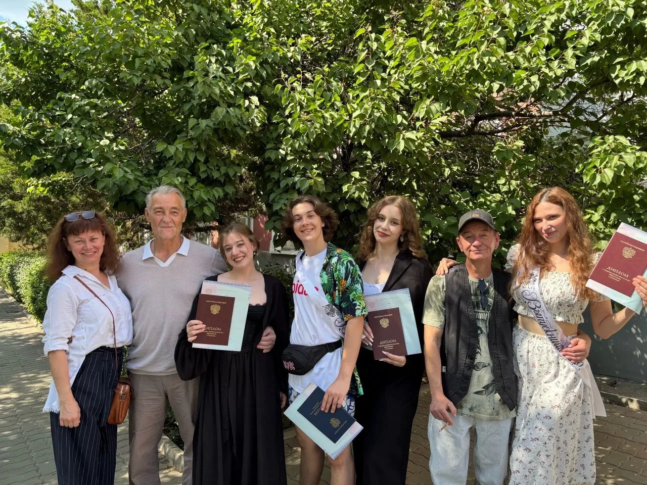 Наши молодые таланты! ❤️ Четыре года на сцене, не менее 12 постановок вечернего и детского репертуар