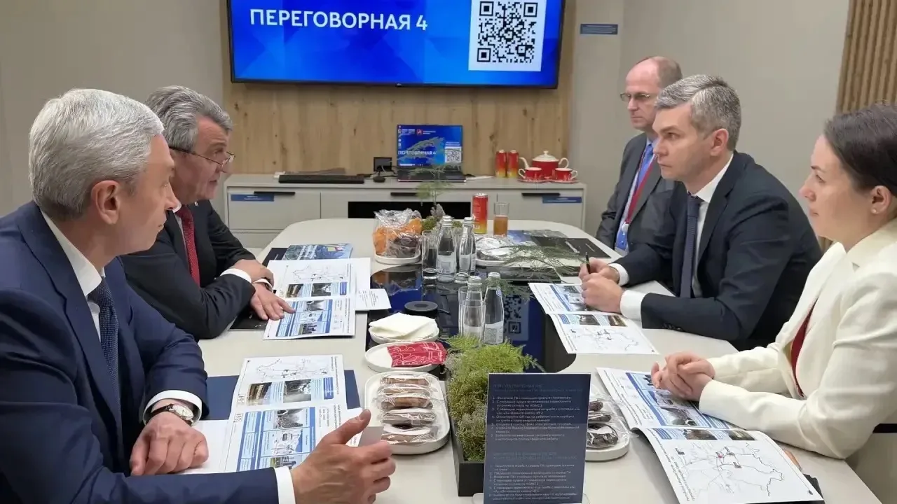 Глава РСО – Алания Сергей Меняйло провел рабочую встречу с генеральным директором компа...