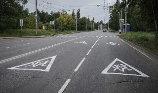 На улицах Рыбинска наносят дополнительную дорожную разметку.