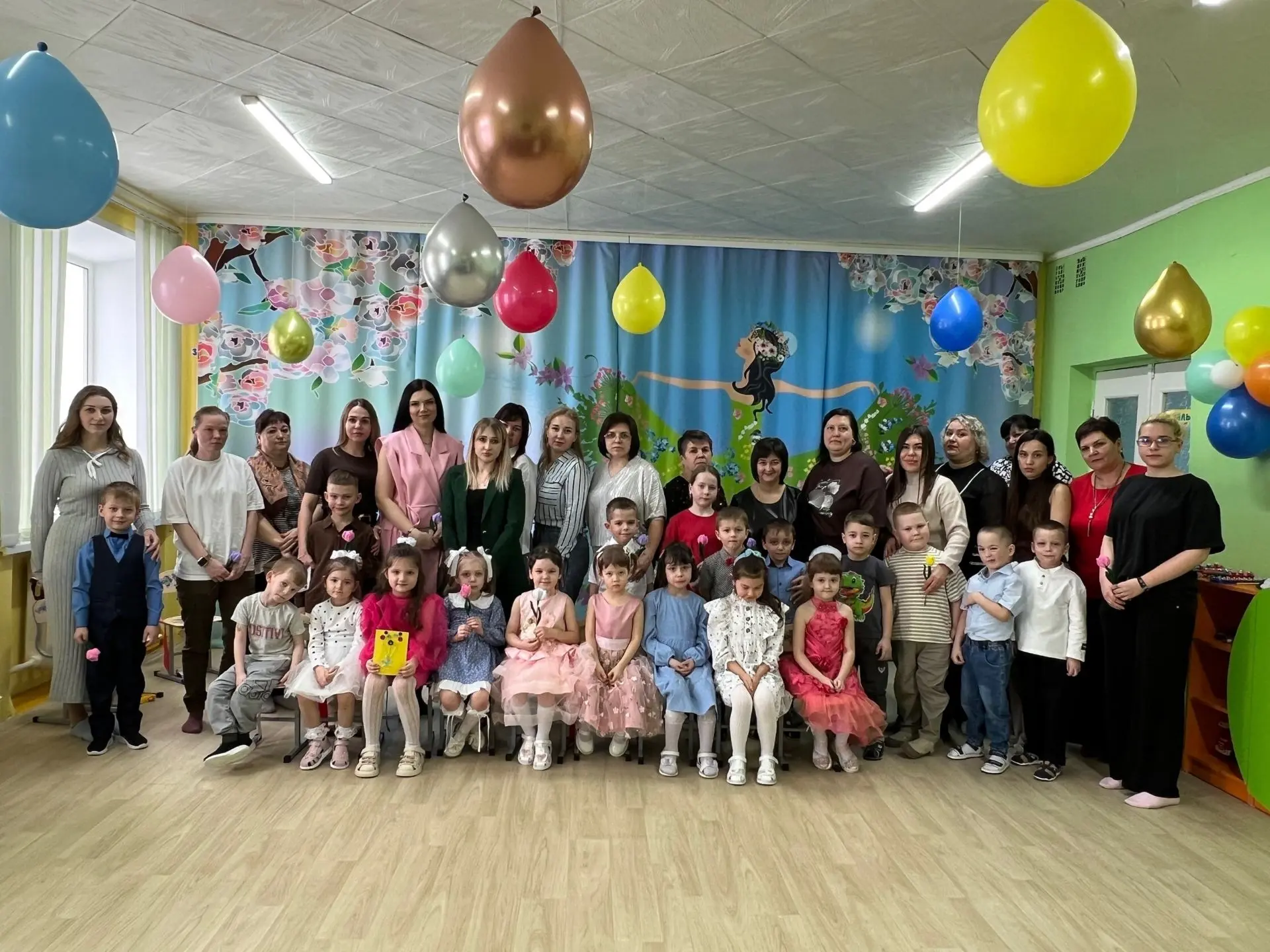 В старшей группе состоялся весенний утренник, наполненный теплом и любовью, под названи...