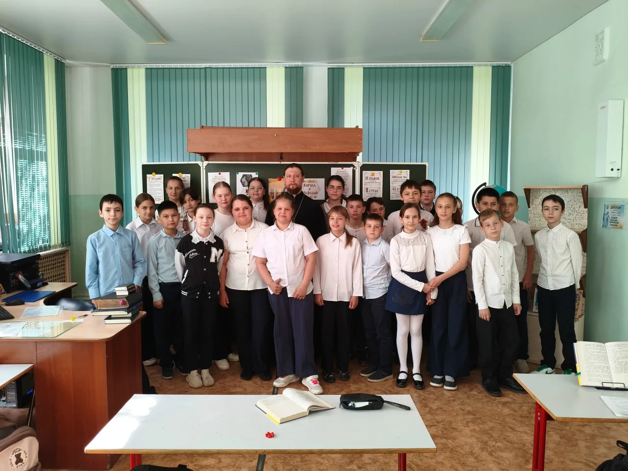 Ко Дню славянской письменности и культуры в нашей школе прошли увлекательные мероприятия!