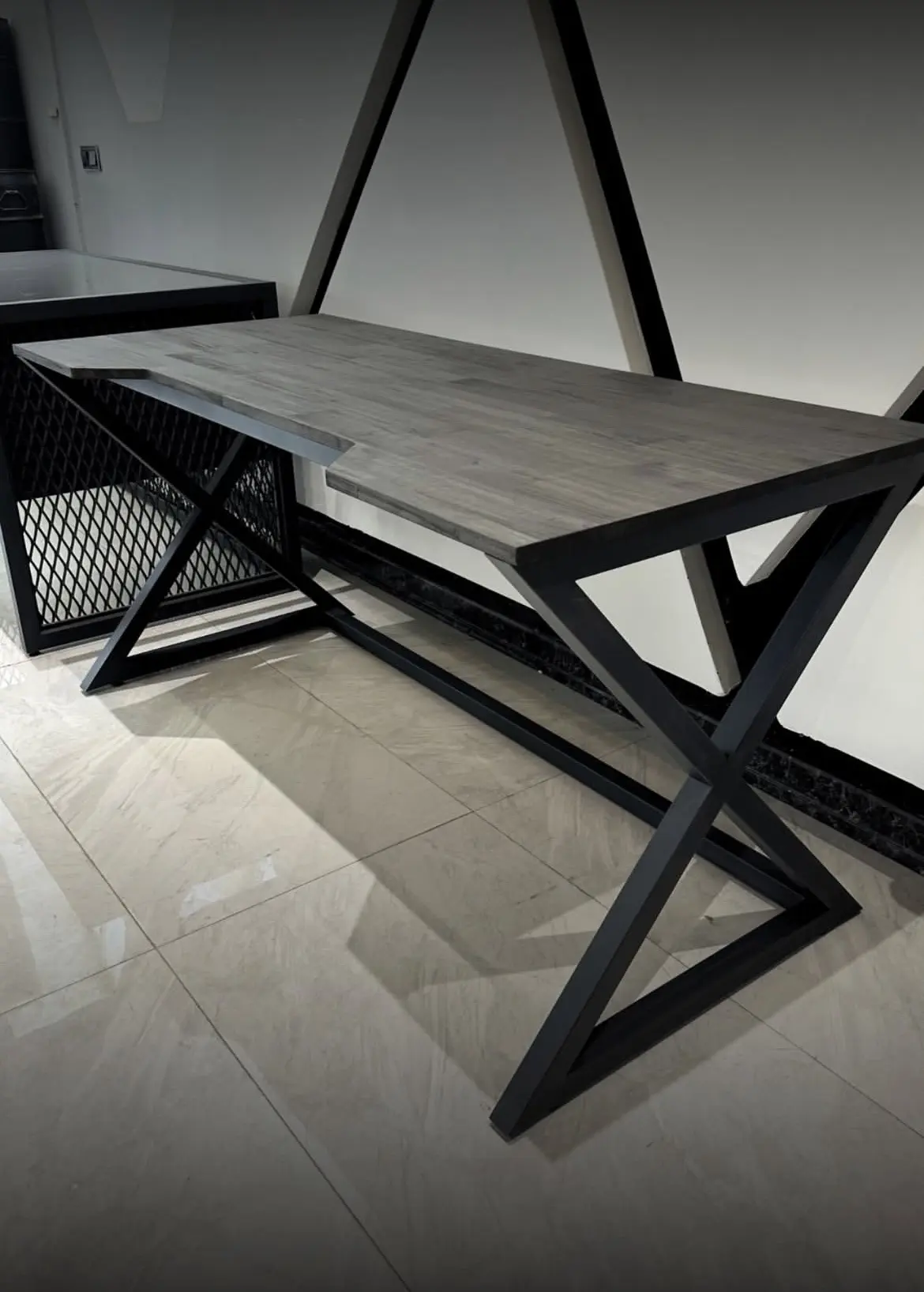 Стол в стиле LOFT