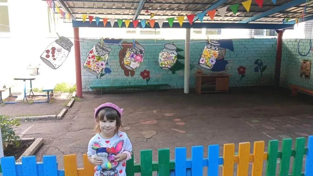 Сегодня в  8 группе прошло увлекательное творческое занятие на прогулке, дети создали к...