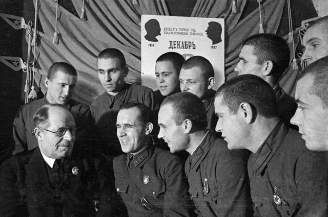 2 февраля Российская Федерация празднует День воинской славы России. В этот день в 1943 г. советская