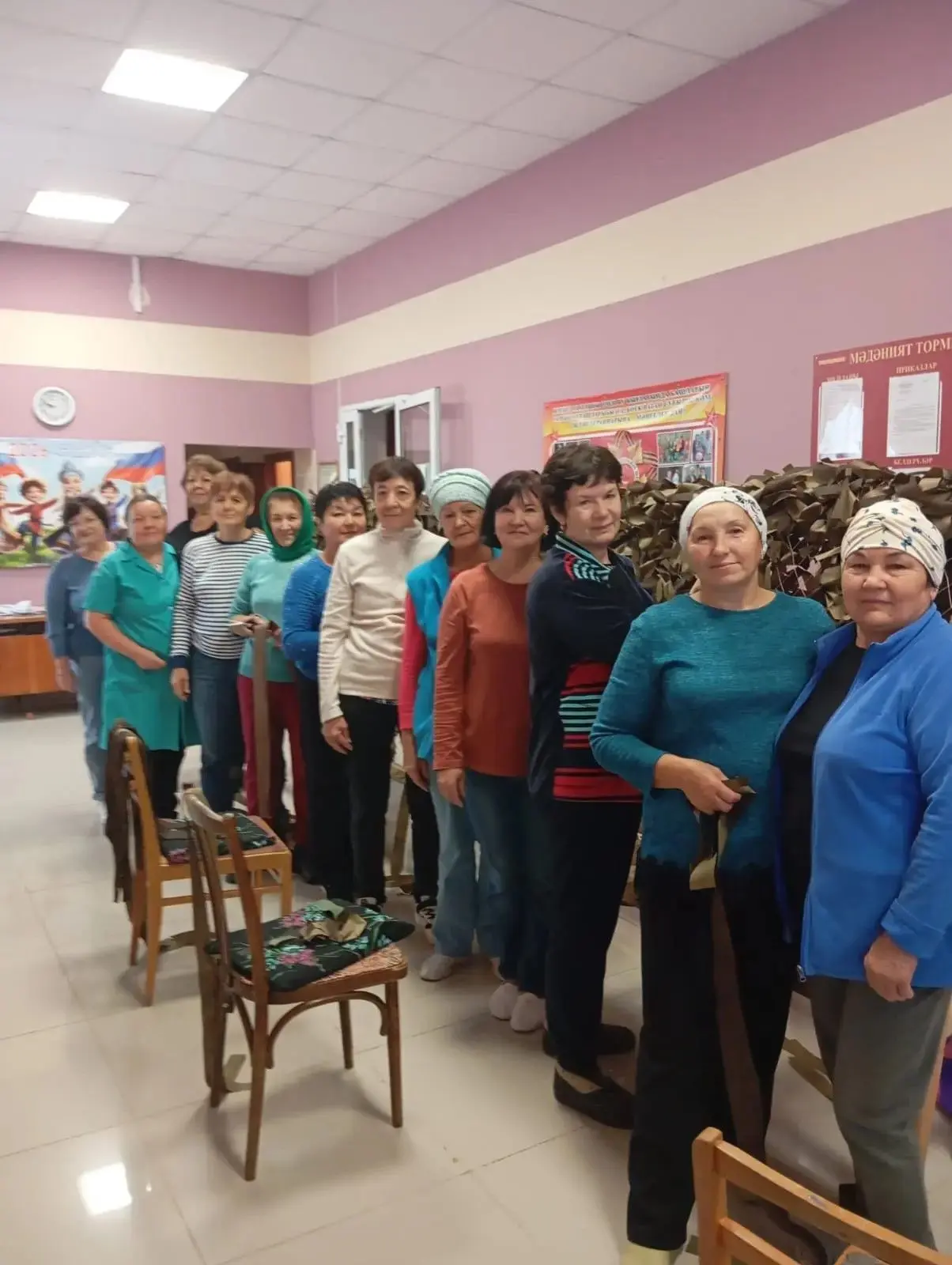 Зәй-Каратай авылы волонтерлары СВОга ярдәм итү буенча киң эшчәнлек алып бара. Алар маск...