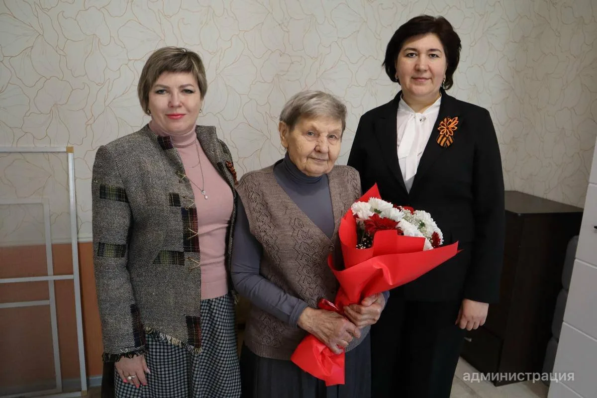 В Касимове поздравили 90-летнюю долгожительницу  В Касимове Антонине Дмитриевне Гореловой исполнилос