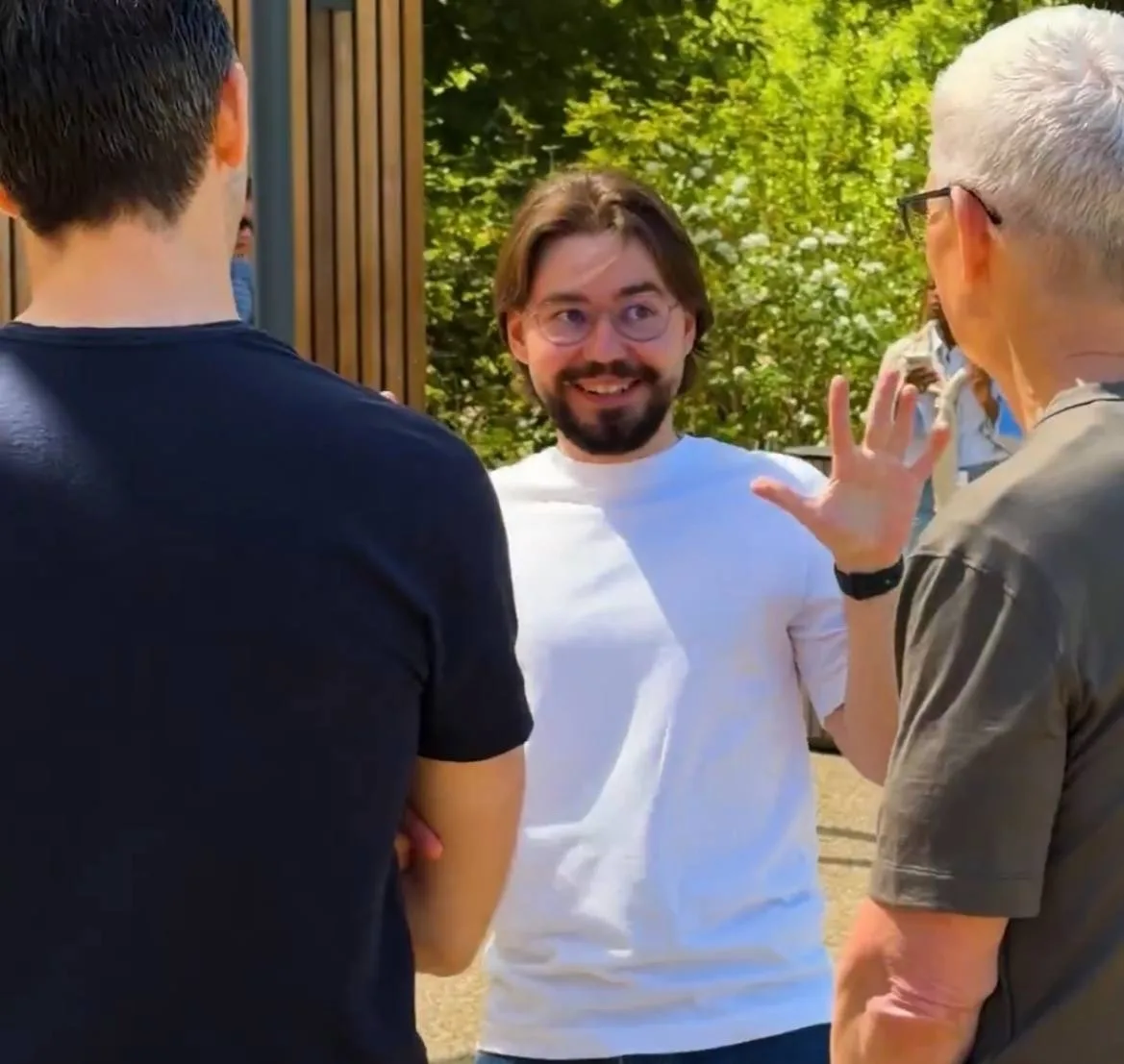 Программист из Екатеринбурга представил своё приложение главе Apple.