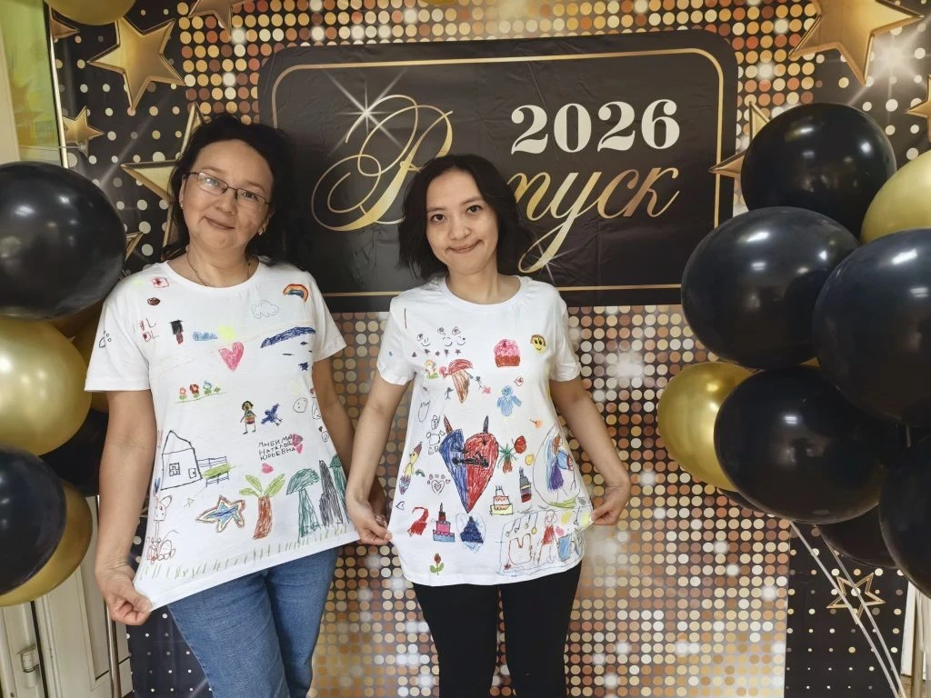 Наши дорогие выпускники, наши "Капельки", оставили нам на прощание не просто рисунки, а настоящие ше